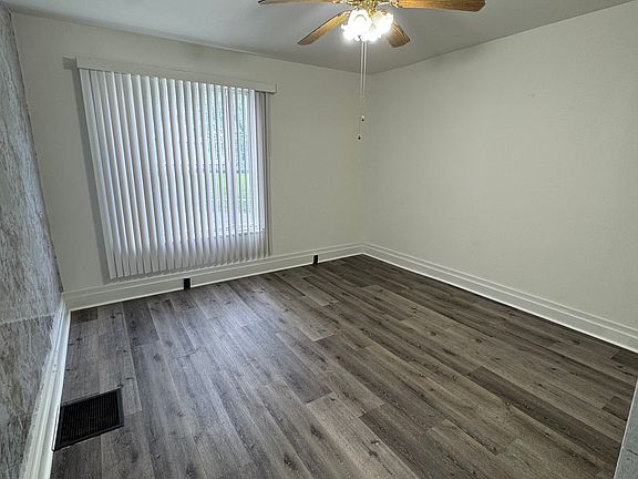 2nd image of 818 Shaw St #1