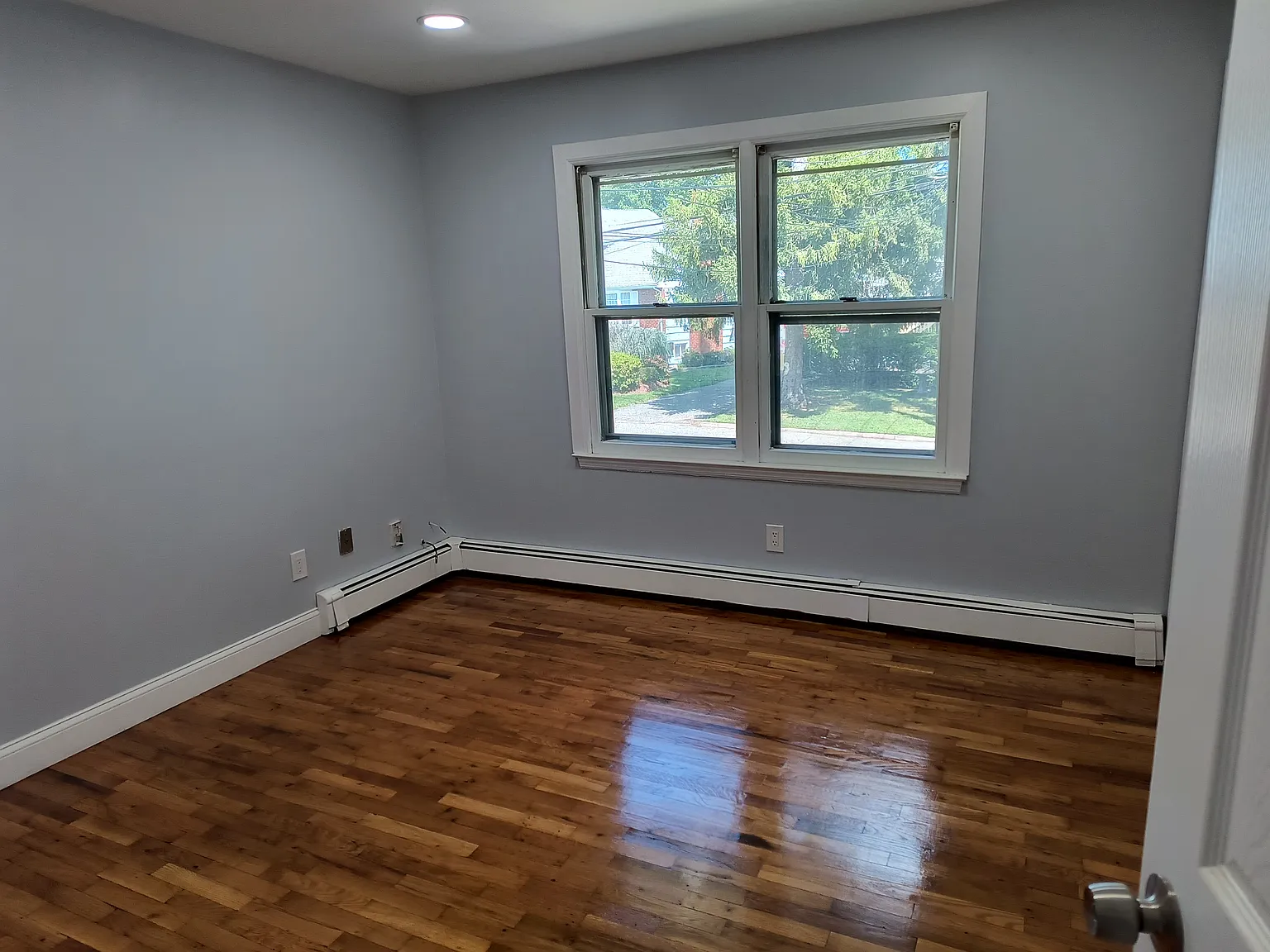 85 Grove St — Photo 3
