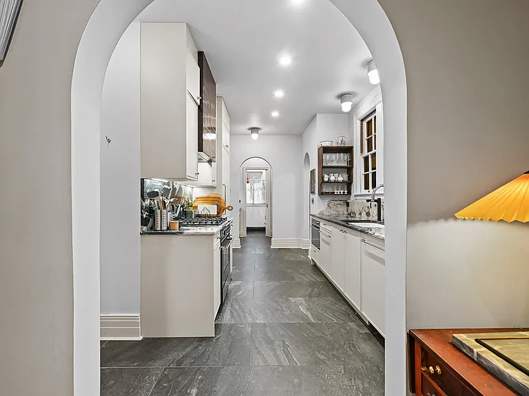 11 Maple Ave — Photo 15