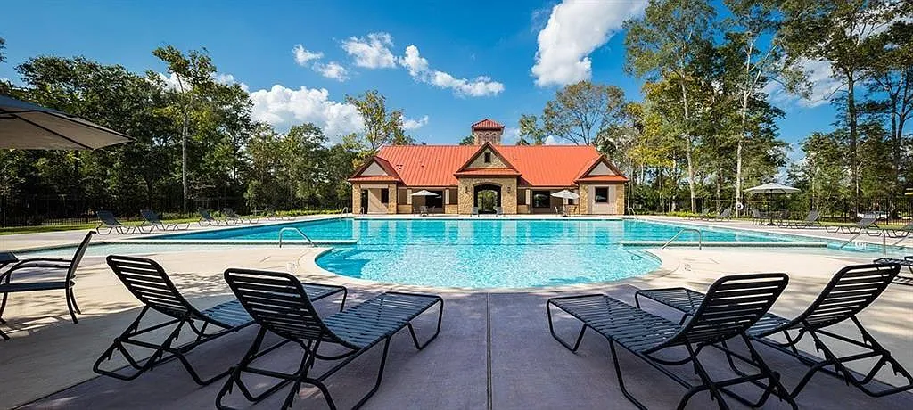 4 bed, 2.0 bath, 1959 sqft, $2,150 — Photo 3