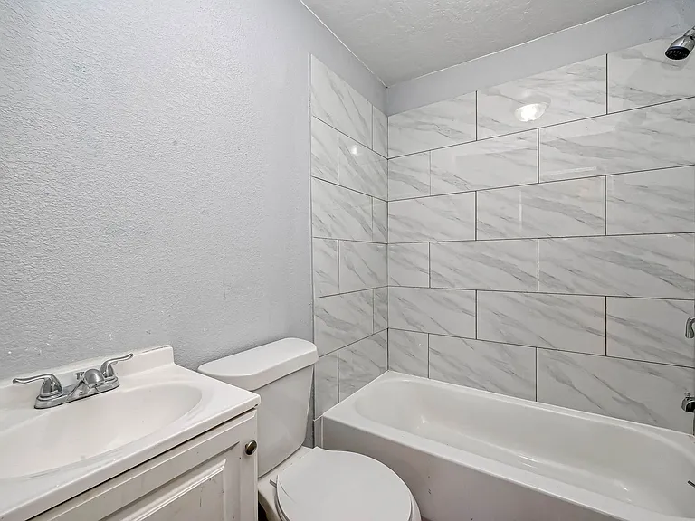 5431 Willow Glen Dr — Photo 9