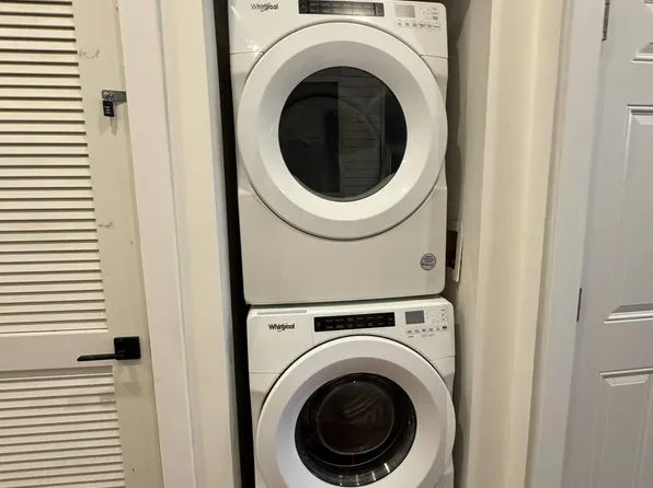 71 Court House Place image 2 of 11