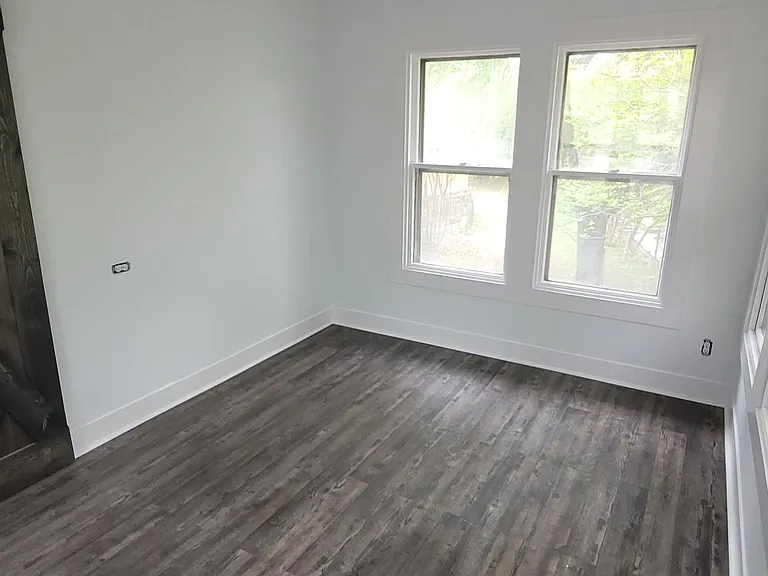 2820 Fort Ave — Photo 44