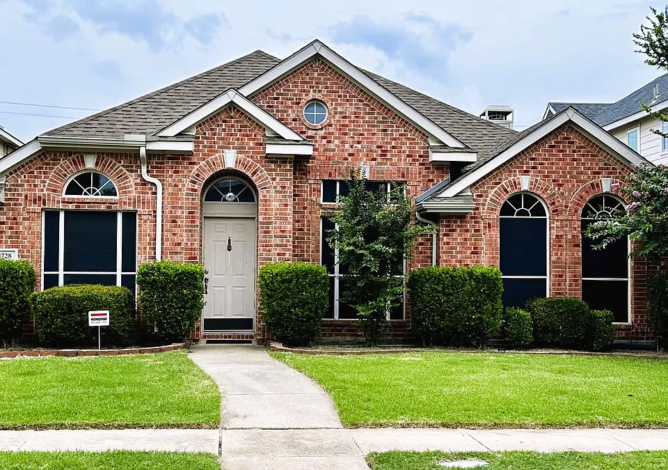 1728 Oak Brook Ln