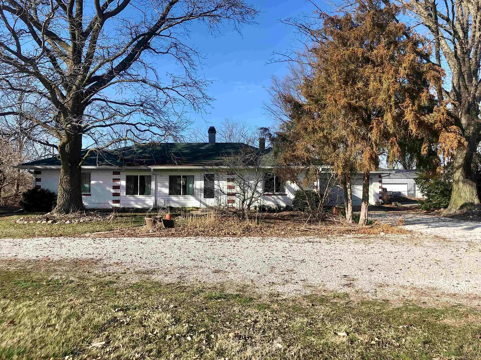 2296 E Us Highway 136 photo 1