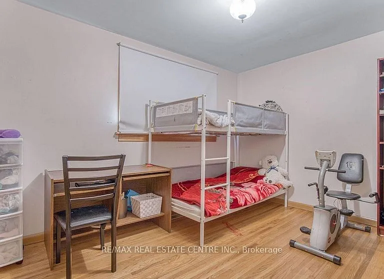 314 Strathcona Dr — Photo 19