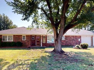 201 Ridgecrest Dr, Tuttle, OK 73089