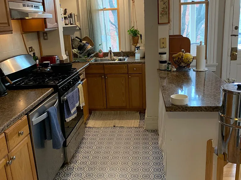 1801 Bolton St #ENTIRE 2ND FLOOR — Photo 7