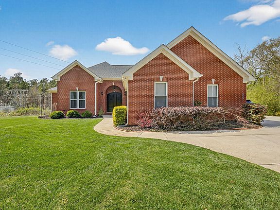 2nd image of 602 Rand Mill Rd