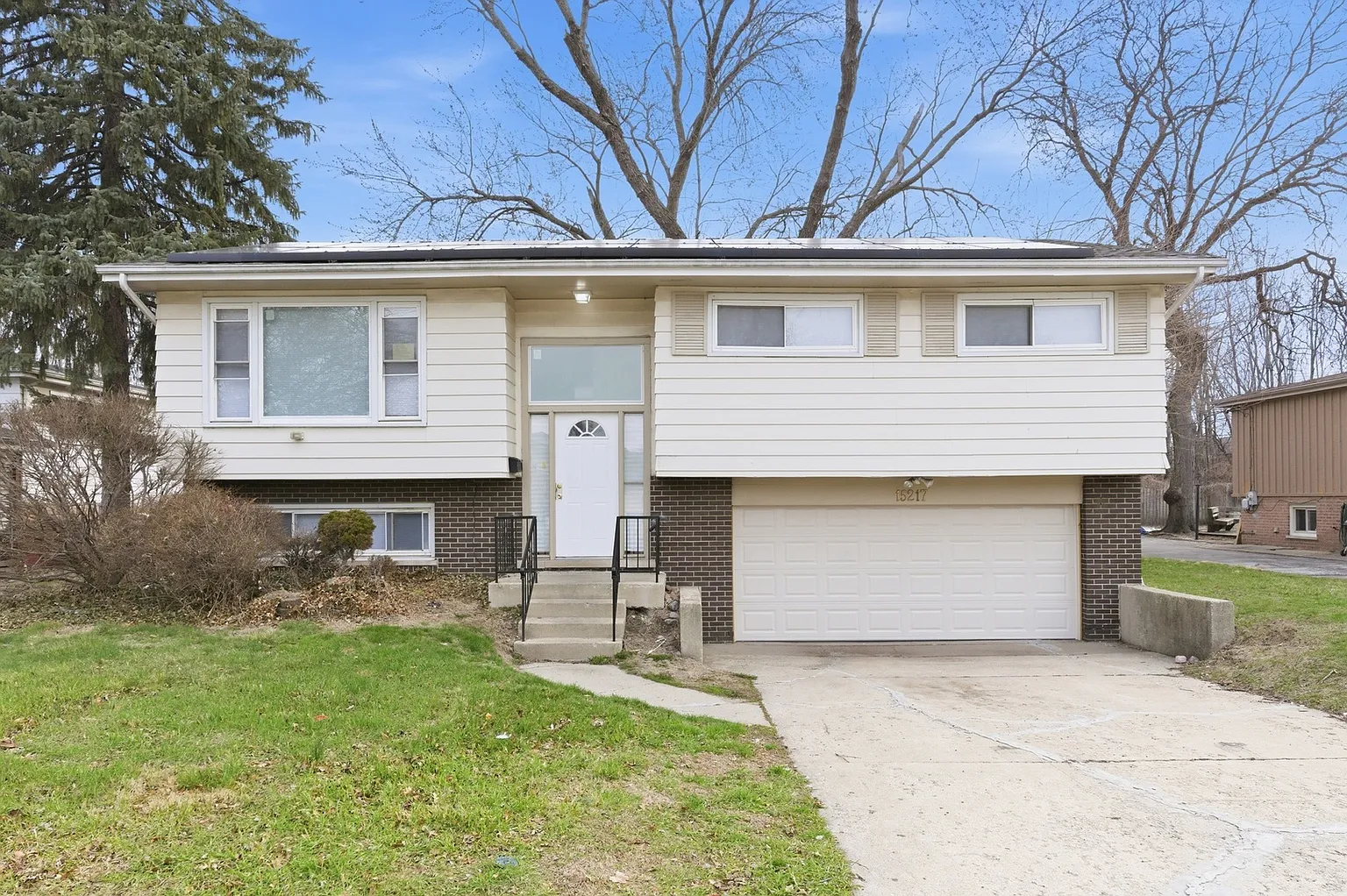 15217 Waterman Dr photo 1