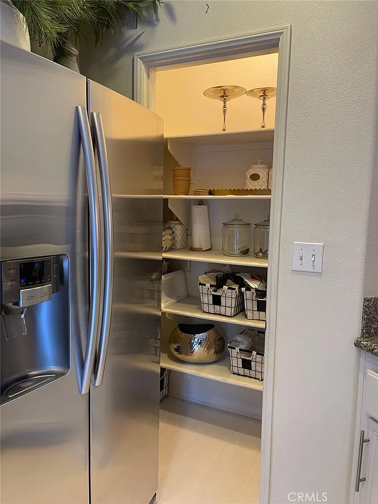 3 bed, 2.5 bath, 1533 sqft, $3,450 — Photo 3