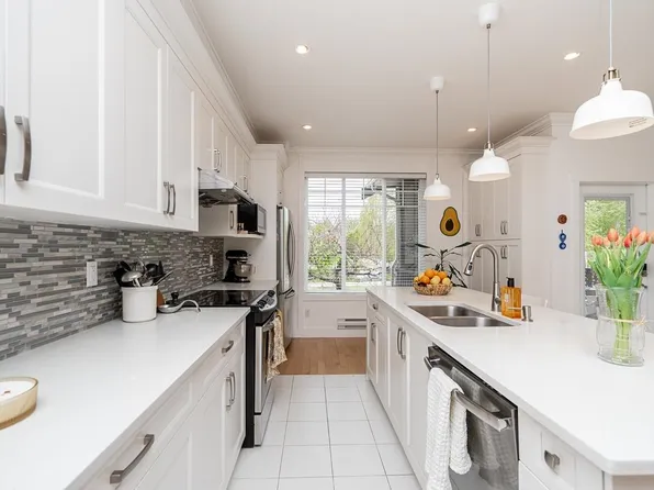 18818 71st Ave #1, Surrey, BC V4N 6N9