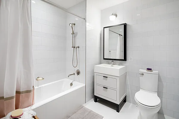 Rented by Extell Marketing Group LLC | media 10