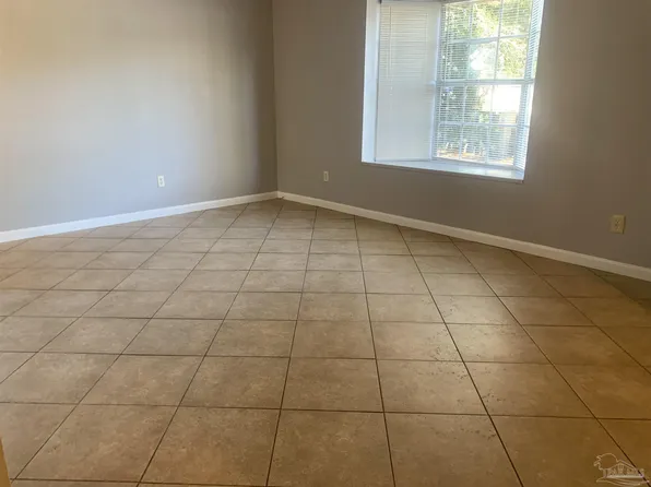811 Massachusetts Ave, Pensacola, FL 32505