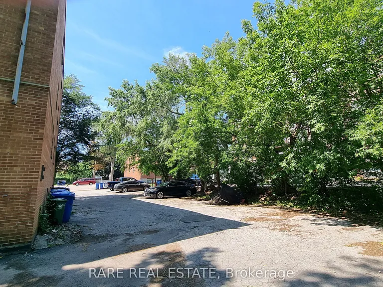 431 Martha St W #7 — Photo 19
