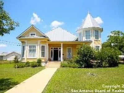 1410 7th St, Floresville, TX, 78114