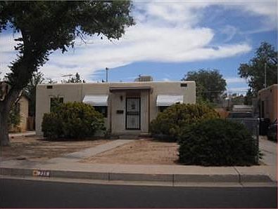 1st image of 720 Alvarado Dr SE
