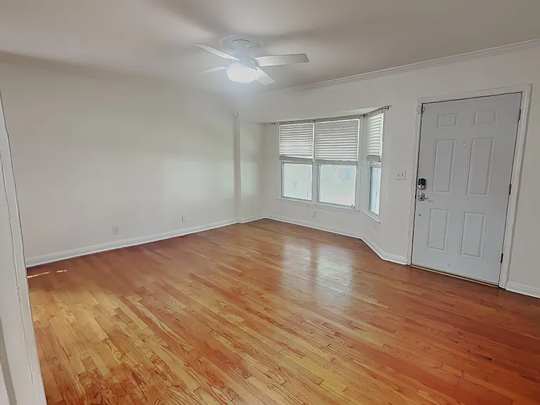 805 Northwood Rd — Photo 2