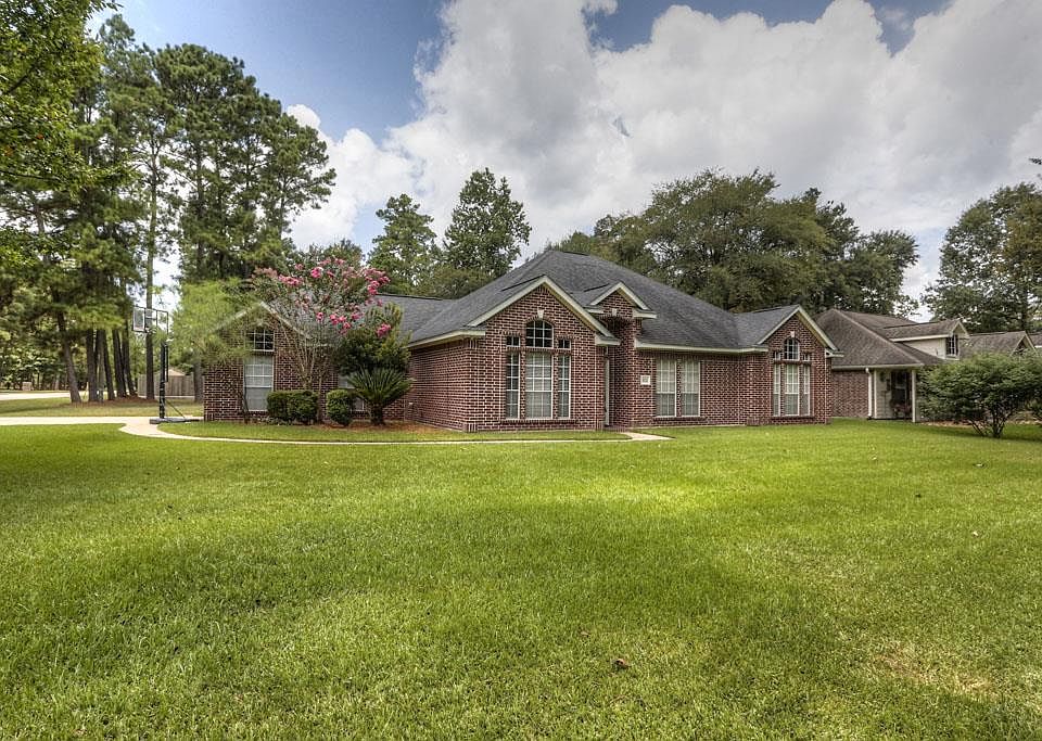 1st image of 803 Garrett Dr