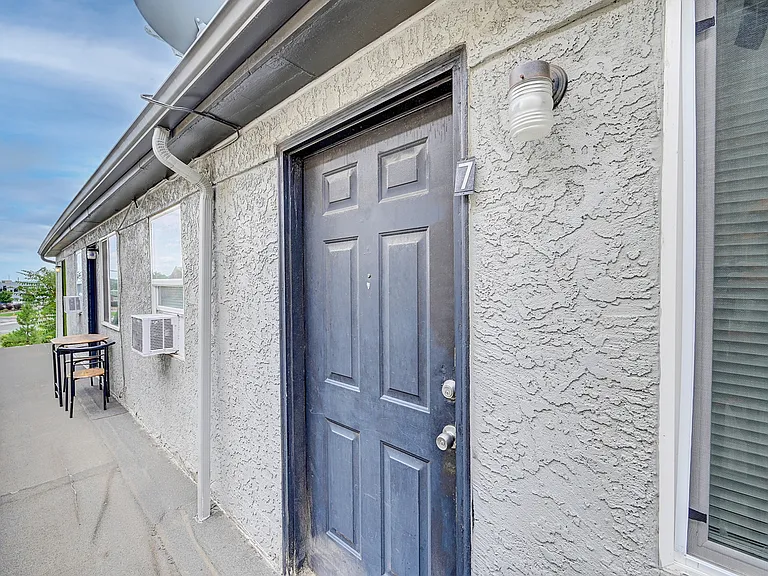 506 E Pikes Peak Ave #7 — Photo 11