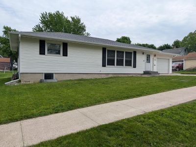 377 1st St SW, Wells, MN, 56097