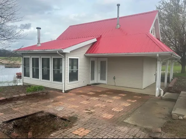 (undisclosed Address), Charleston, IL 61920