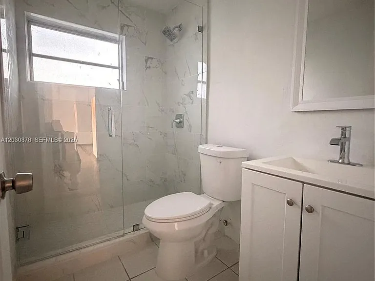 7250 SW 94th Pl #B8 — Photo 2