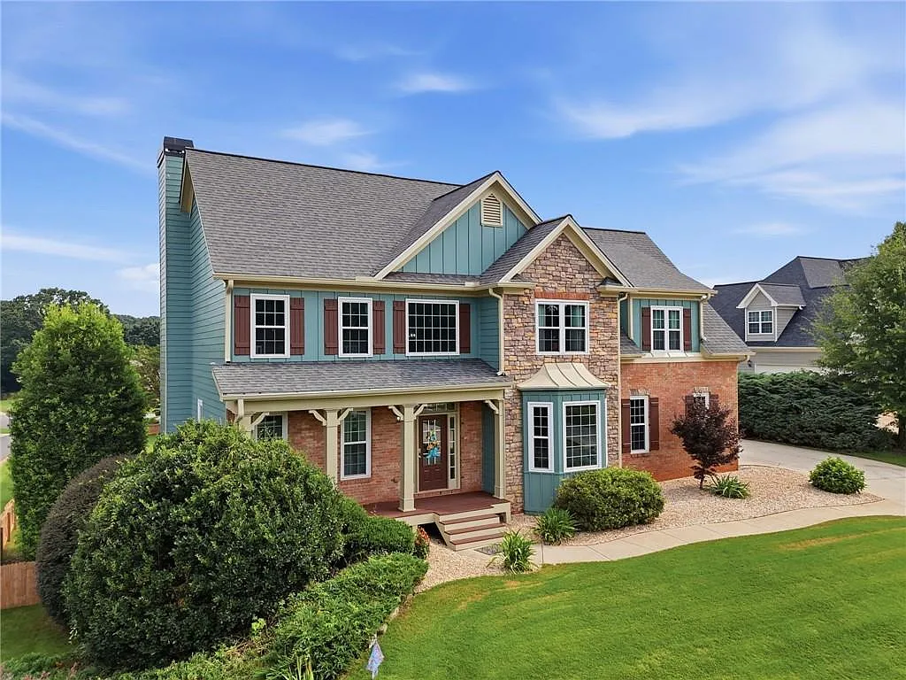 5 bed, 3.5 bath, 3451 sqft, $3,200 — Photo 4