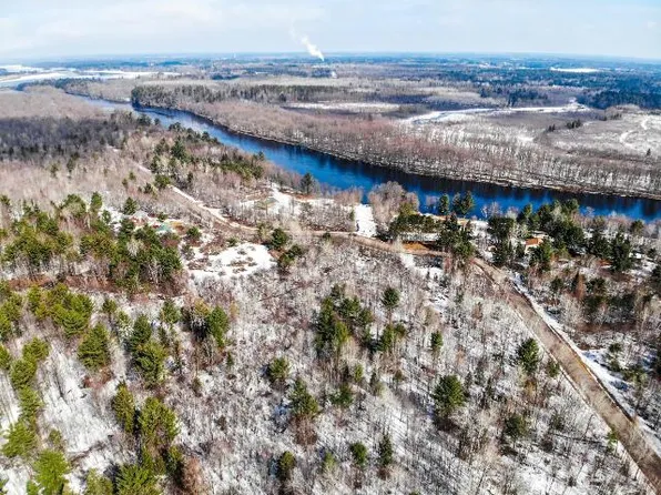 N8605 River Oaks Dr, Tomahawk, WI 54487