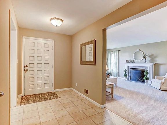 5th image of 3725 Wenzler Dr