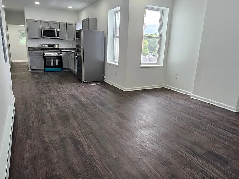 709 N 7th St #2 — Photo 1