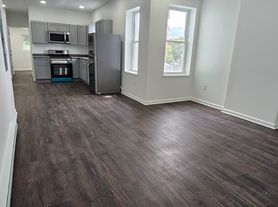 709 N 7th St, Allentown, PA