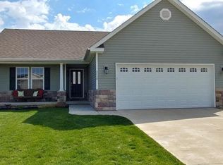 3430 Amber Oaks Dr, Howell, MI 48855