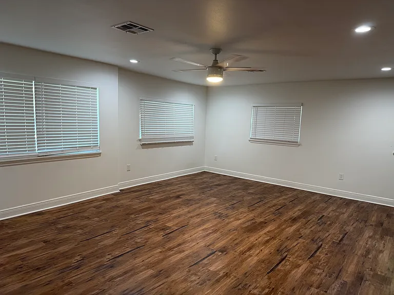 224 Maplewood St — Photo 3