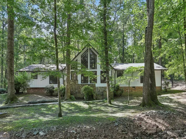 120 Valleybrook Dr, Fairburn, GA 30213