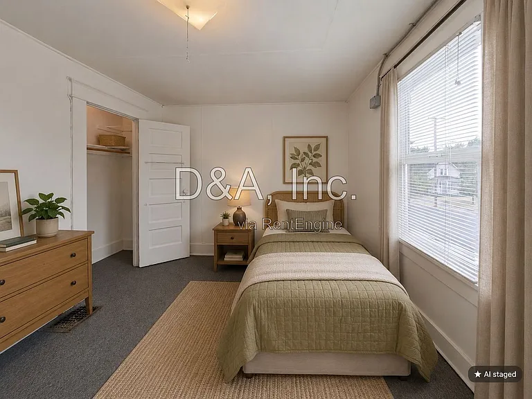 242 NW 15th St #2 — Photo 2