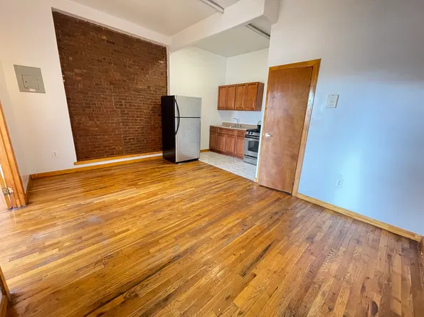 1505 Broadway image 1 of 7
