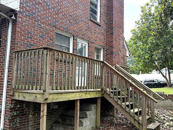 5th image of 1032 Piedmont St