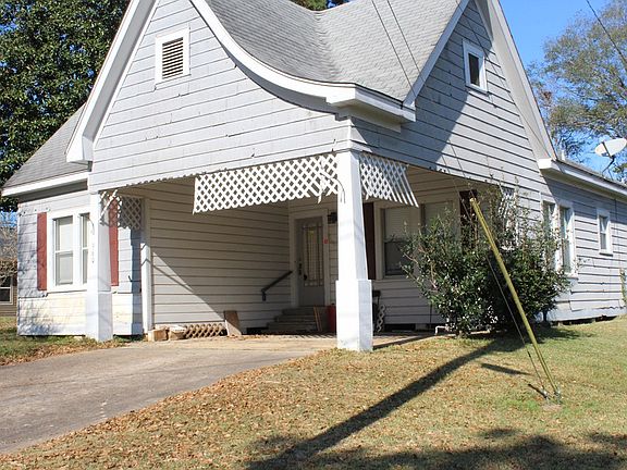 2nd image of 960 College St