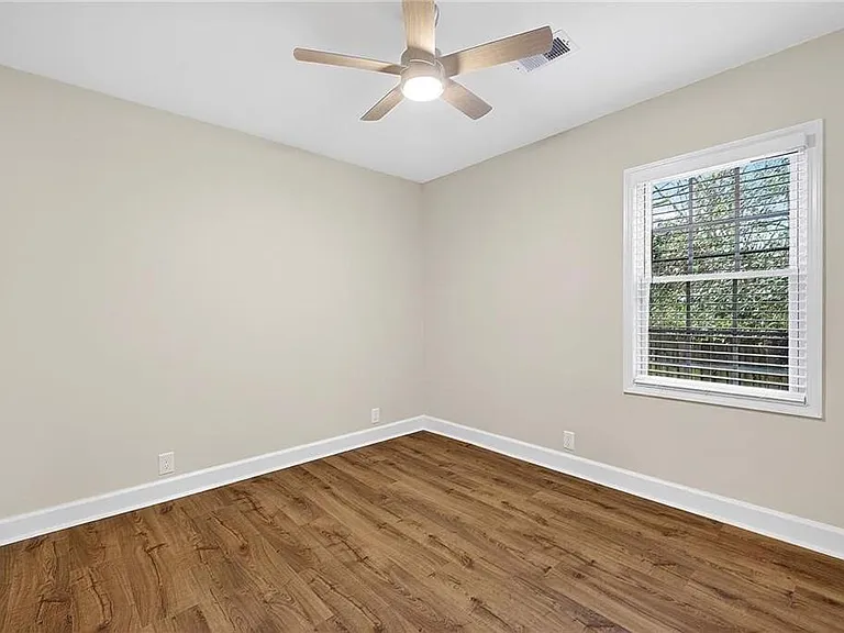 955 Columbia Dr — Photo 18