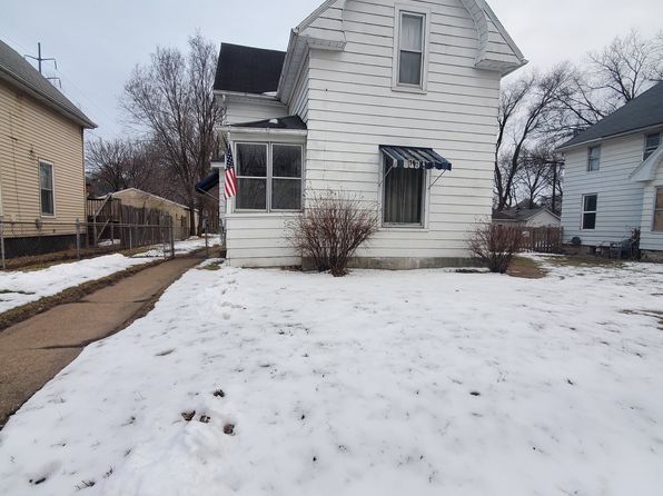 411 Edwards St