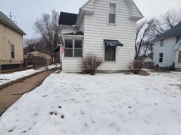 411 Edwards St, Waterloo, IA 50703
