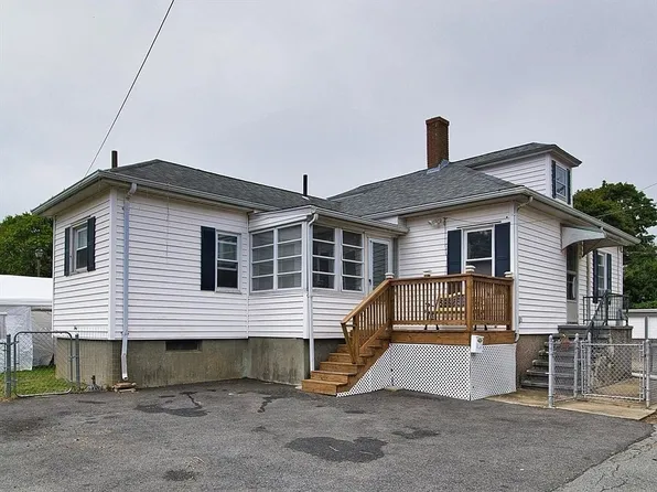 57 Larouche St, Fall River, MA 02724