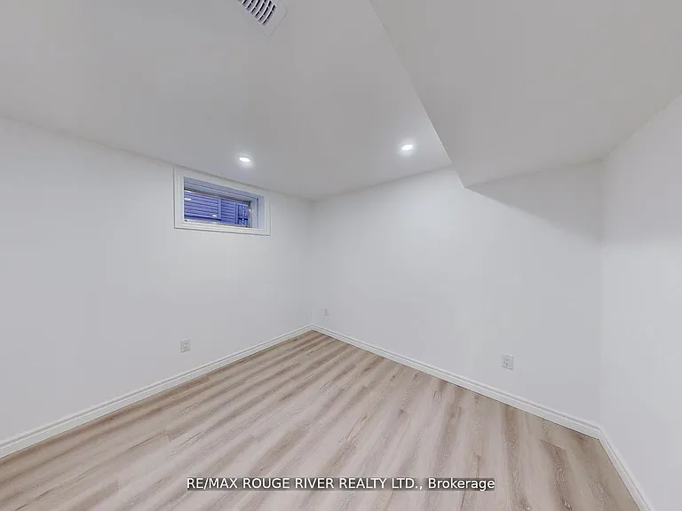 222B Hibbert Ave — Photo 5