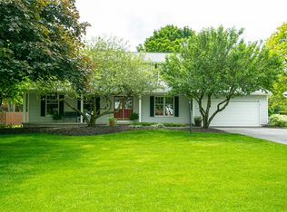 29 Meadow Gln, Fairport, NY 14450