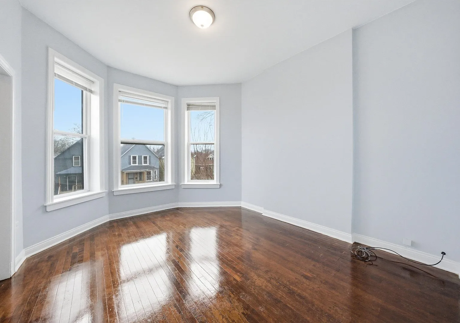 4 bed, 1800 sqft, $1,600 — Photo 3
