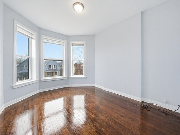 3rd image of 7242 S May St Floor 2