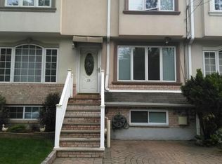 29 Harris Ln, Staten Island, NY 10309
