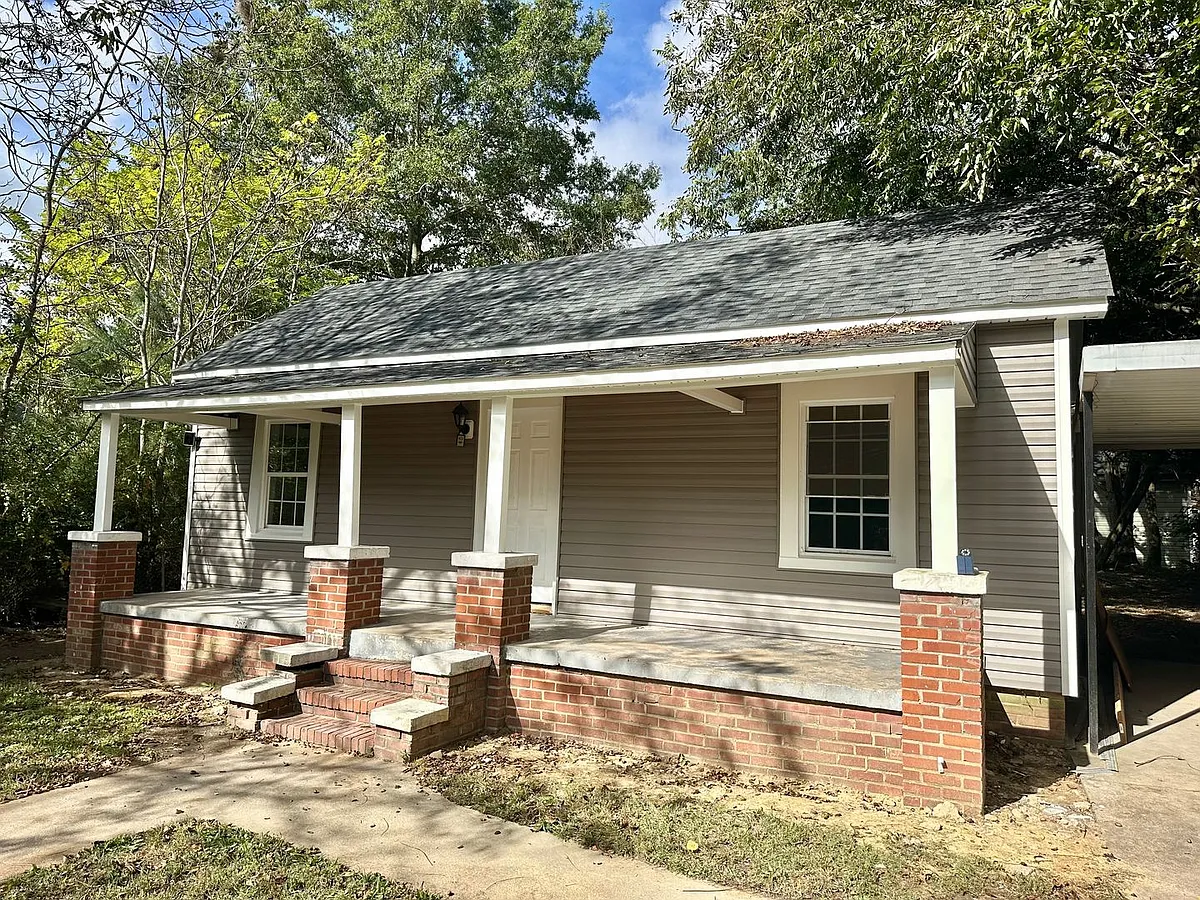 Building Photo - 909 Lamb St