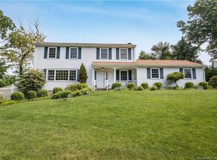 4 Ivanhoe Ln, Westport, CT 06880
